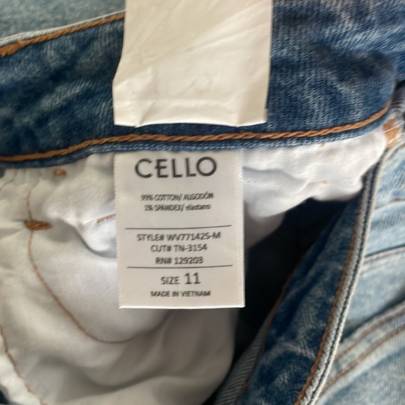 Cello Woman’s Jeans (Simon’s) - Picture 6 of 9